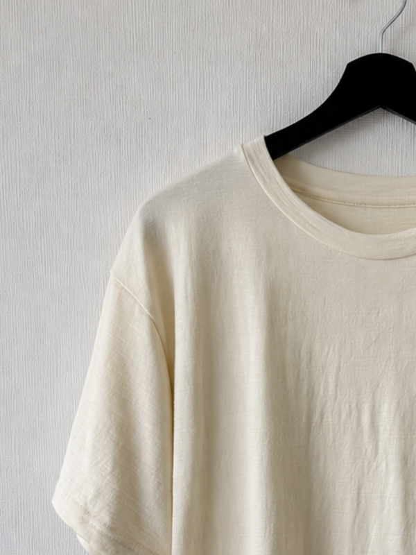 WHITE Tシャツ テスト前 接写